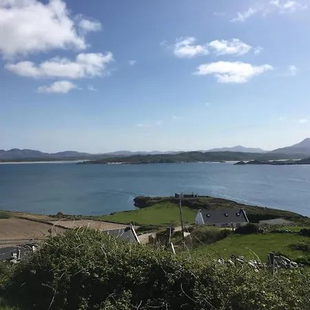 Teach Maire, Holiday home Downings