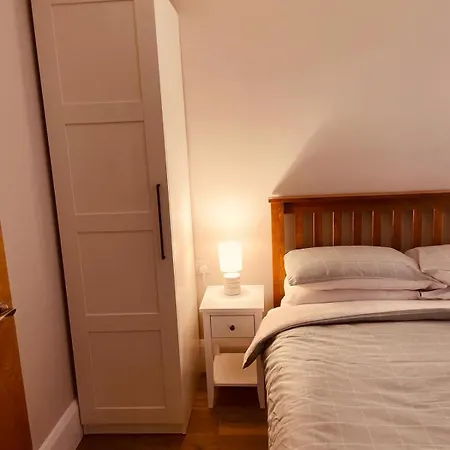 Teach Maire, * Downings