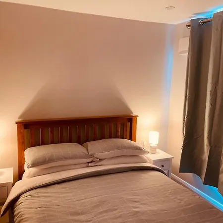 Teach Maire, Downings