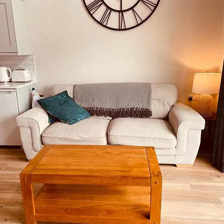 Teach Maire, Dom wakacyjny Downings