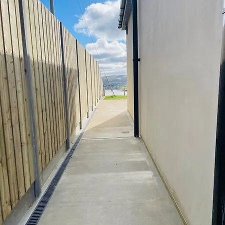 Teach Maire, Feriehus Downings