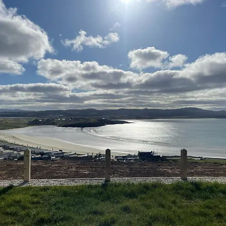 Teach Maire, * Downings