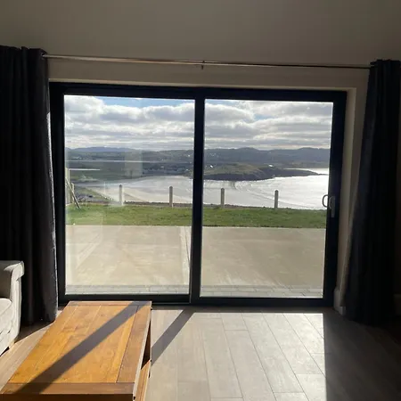 Teach Maire, Holiday home Downings