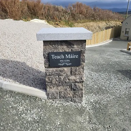 Teach Maire, Downings