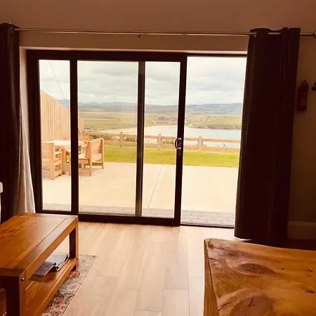 Teach Maire, Holiday home Downings