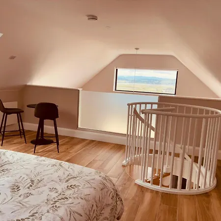 Teach Maire, Holiday home Downings
