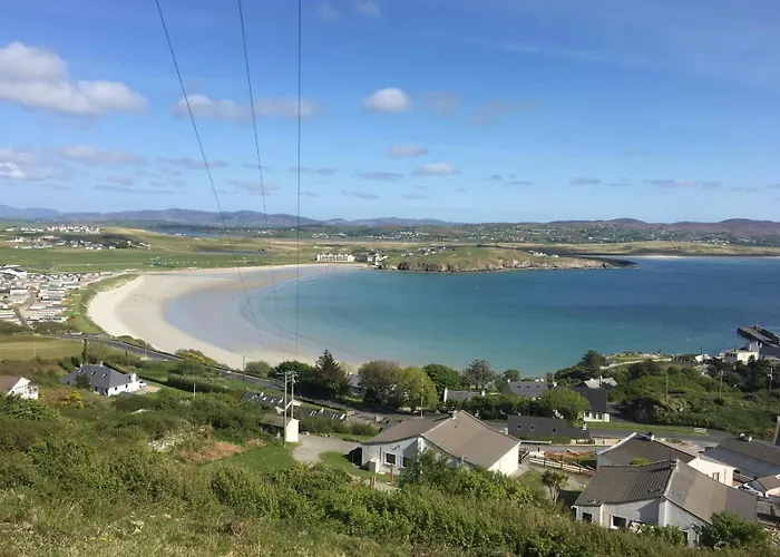 Teach Máire, * Downings