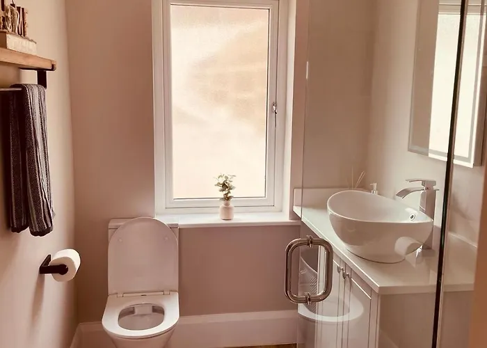 Teach Maire, Downings