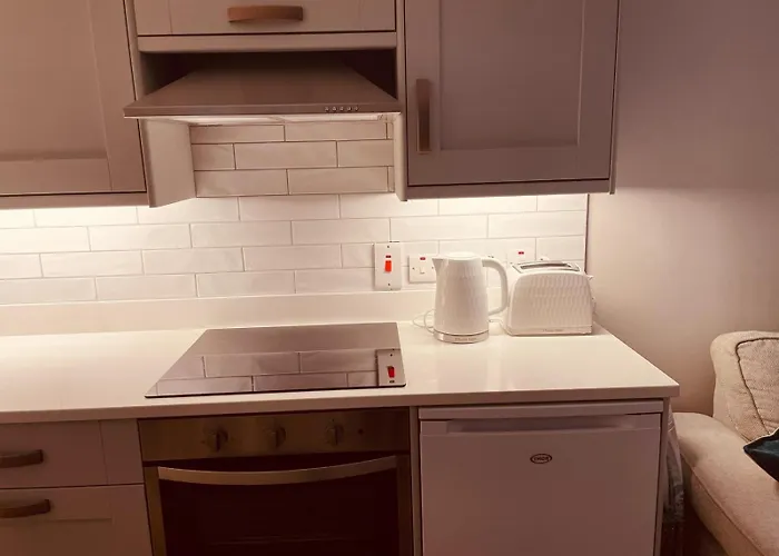 Teach Máire, Downings