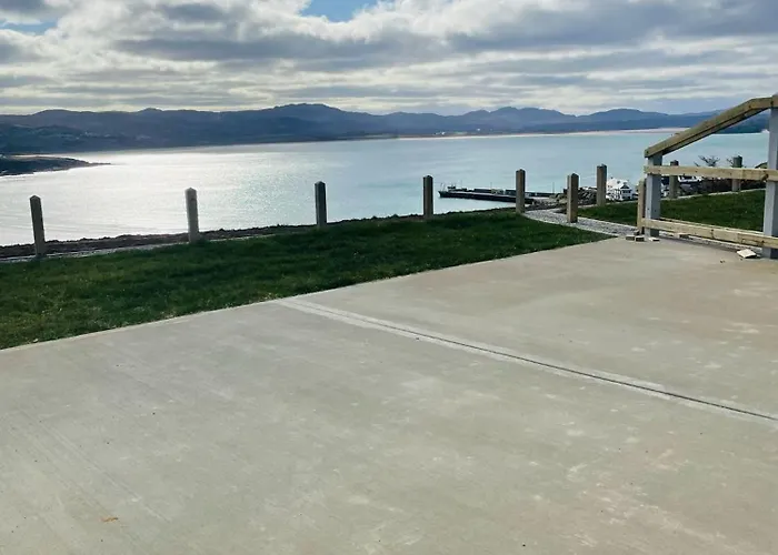 Teach Maire, Downings