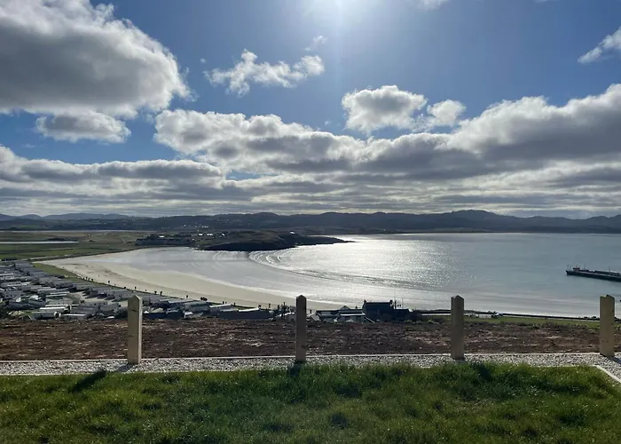 Teach Maire, * Downings